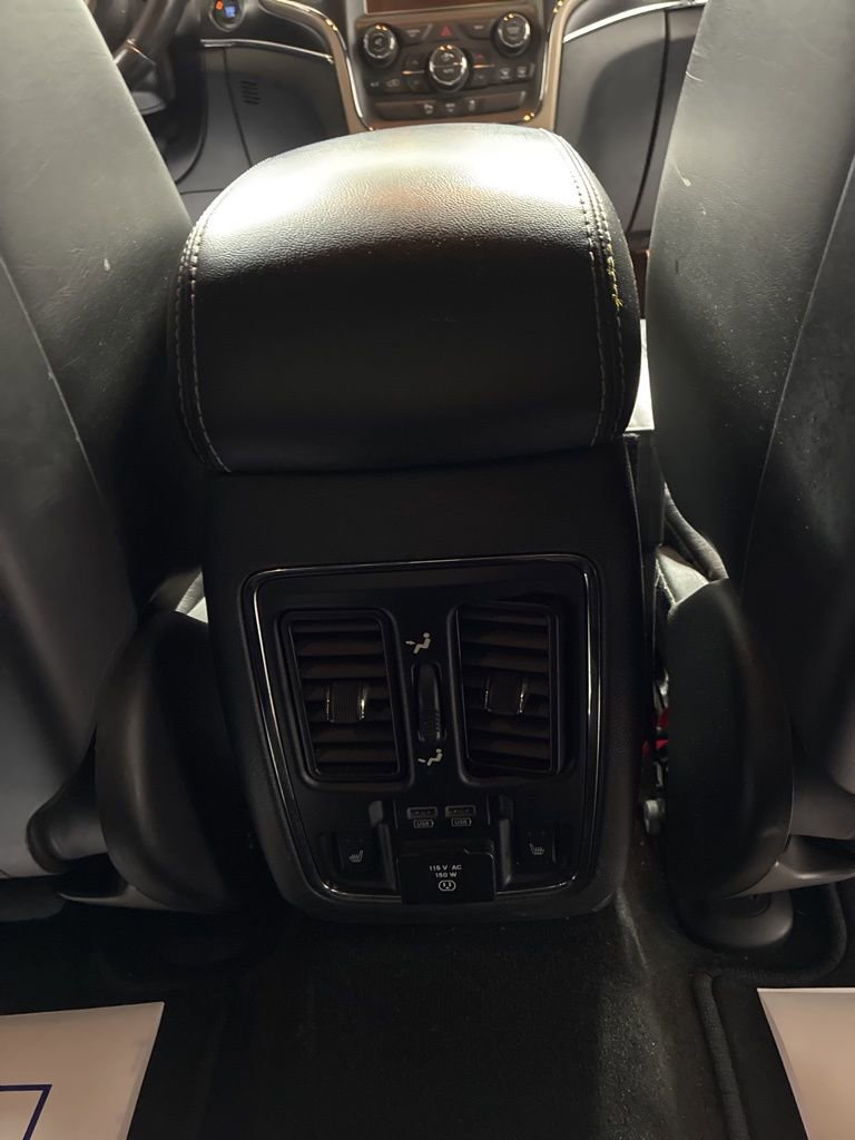 Used 2015 Jeep Grand Cherokee Limited w/ Luxury Group II image 29