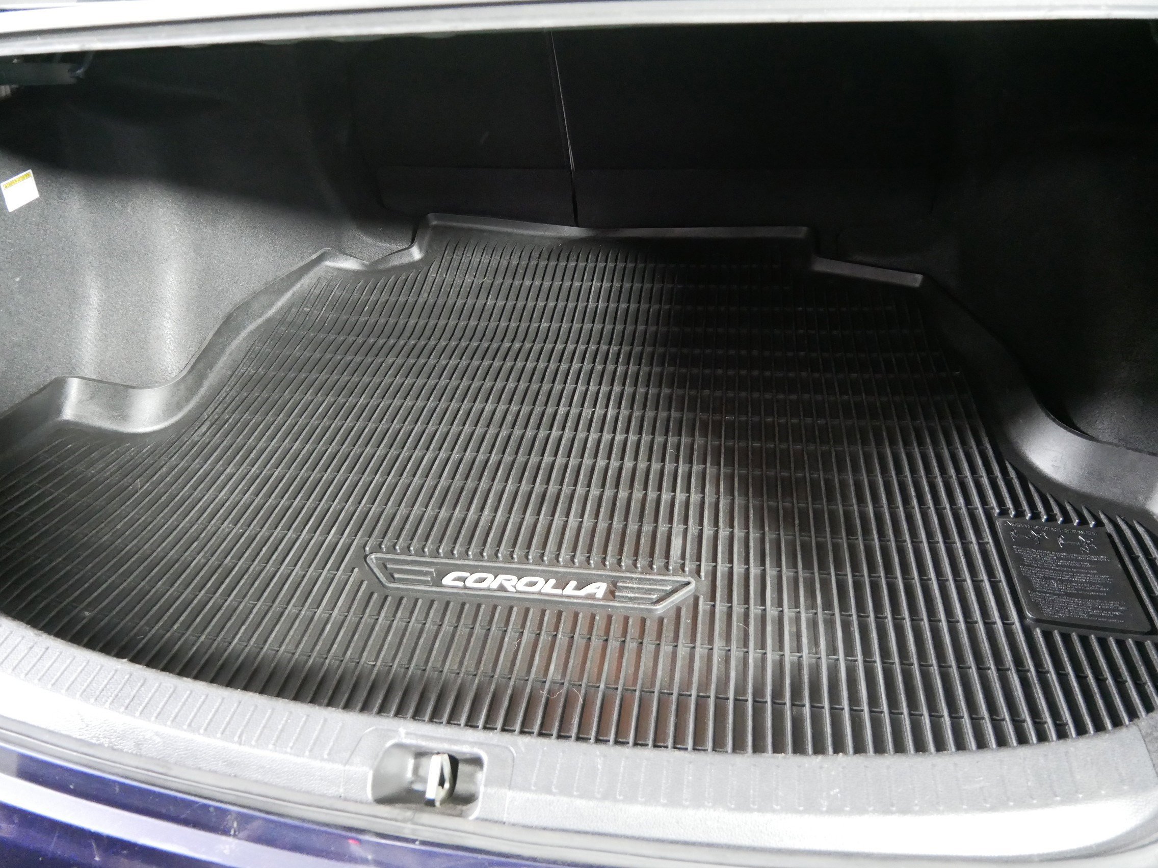 Used 2020 Toyota Corolla LE image 18