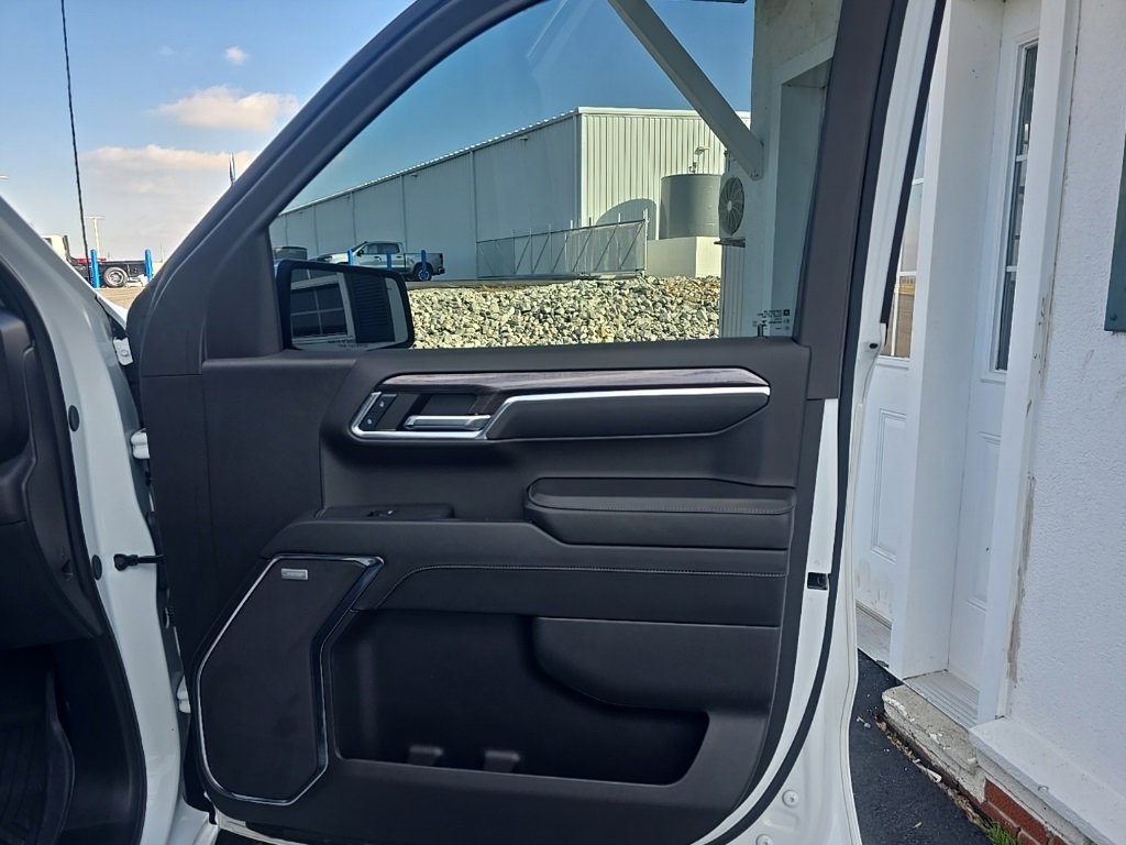 Used 2024 Chevrolet Silverado 1500 LTZ image 24