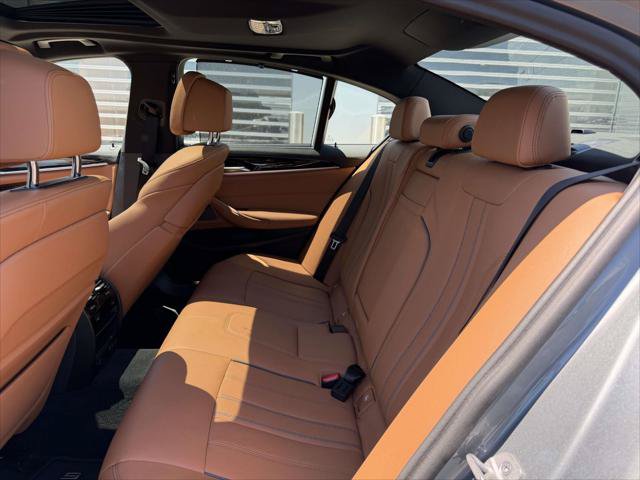 Used 2023 BMW M550i xDrive w/ Executive Package AWD/4WD image 15