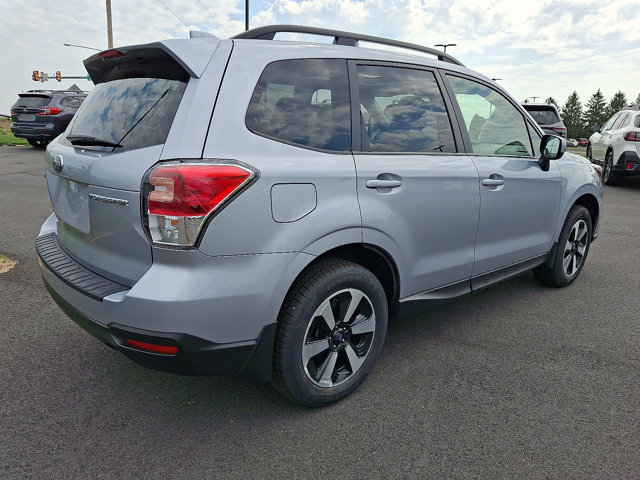 Used 2018 Subaru Forester 2.5i Premium w/ All-Weather Package AWD/4WD image 7