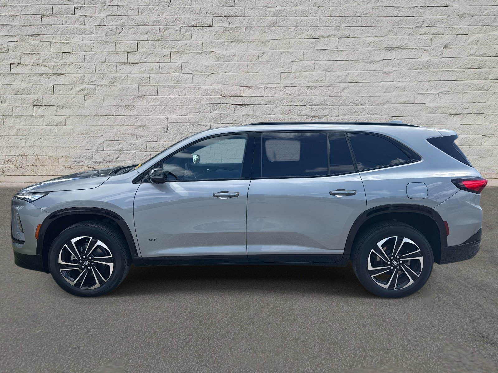 Used 2025 Buick Enclave Sport Touring FWD video 2