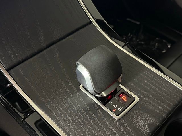 New 2026 Land Rover Range Rover Velar Dynamic SE image 21