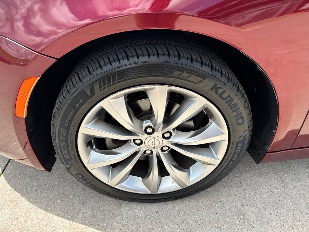 Used 2016 Chrysler 200 S w/ Comfort Group FWD image 5