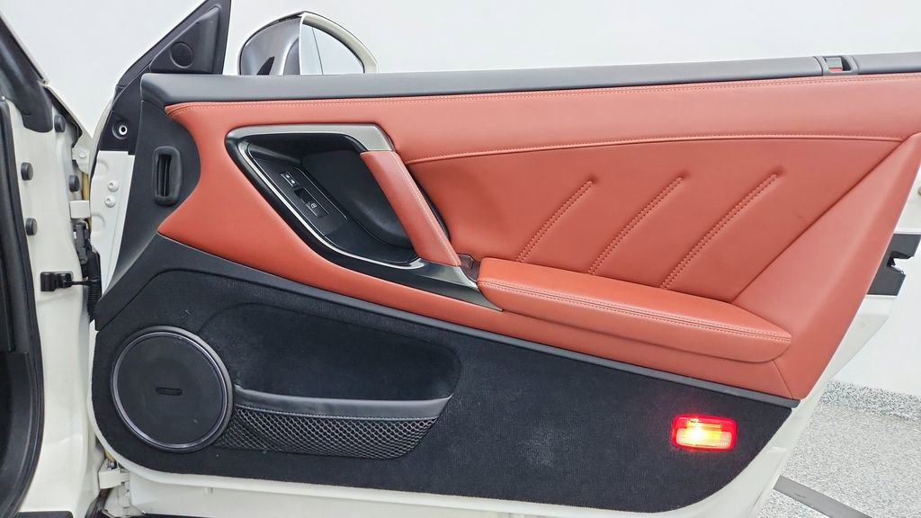 Used 2017 Nissan GT-R Premium w/ Premium Interior Package image 49