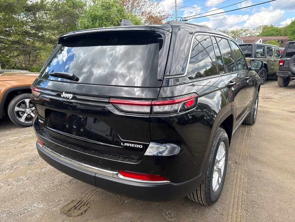 New 2026 Jeep Grand Cherokee Laredo AWD/4WD image 4