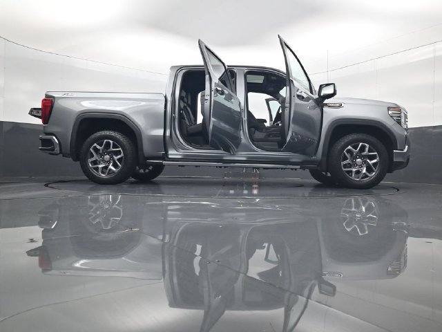 Used 2023 GMC Sierra 1500 SLT w/ SLT Premium Package AWD/4WD image 33