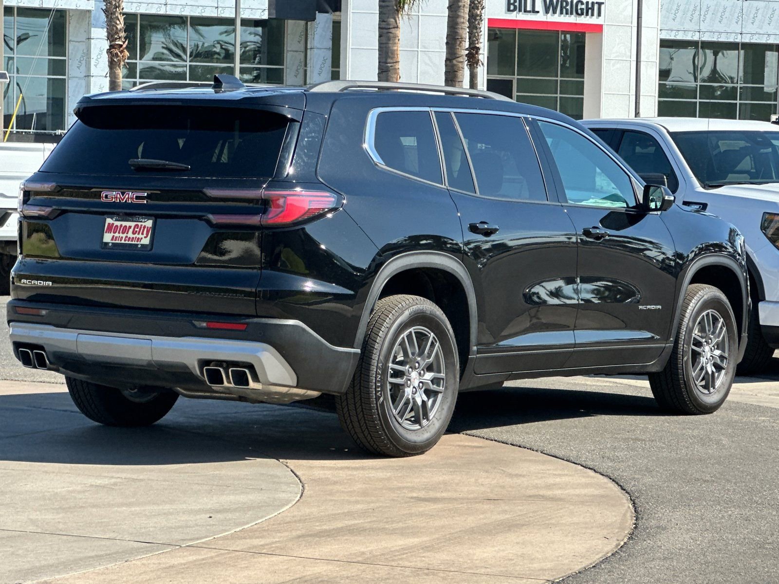 New 2025 GMC Acadia Elevation image 4