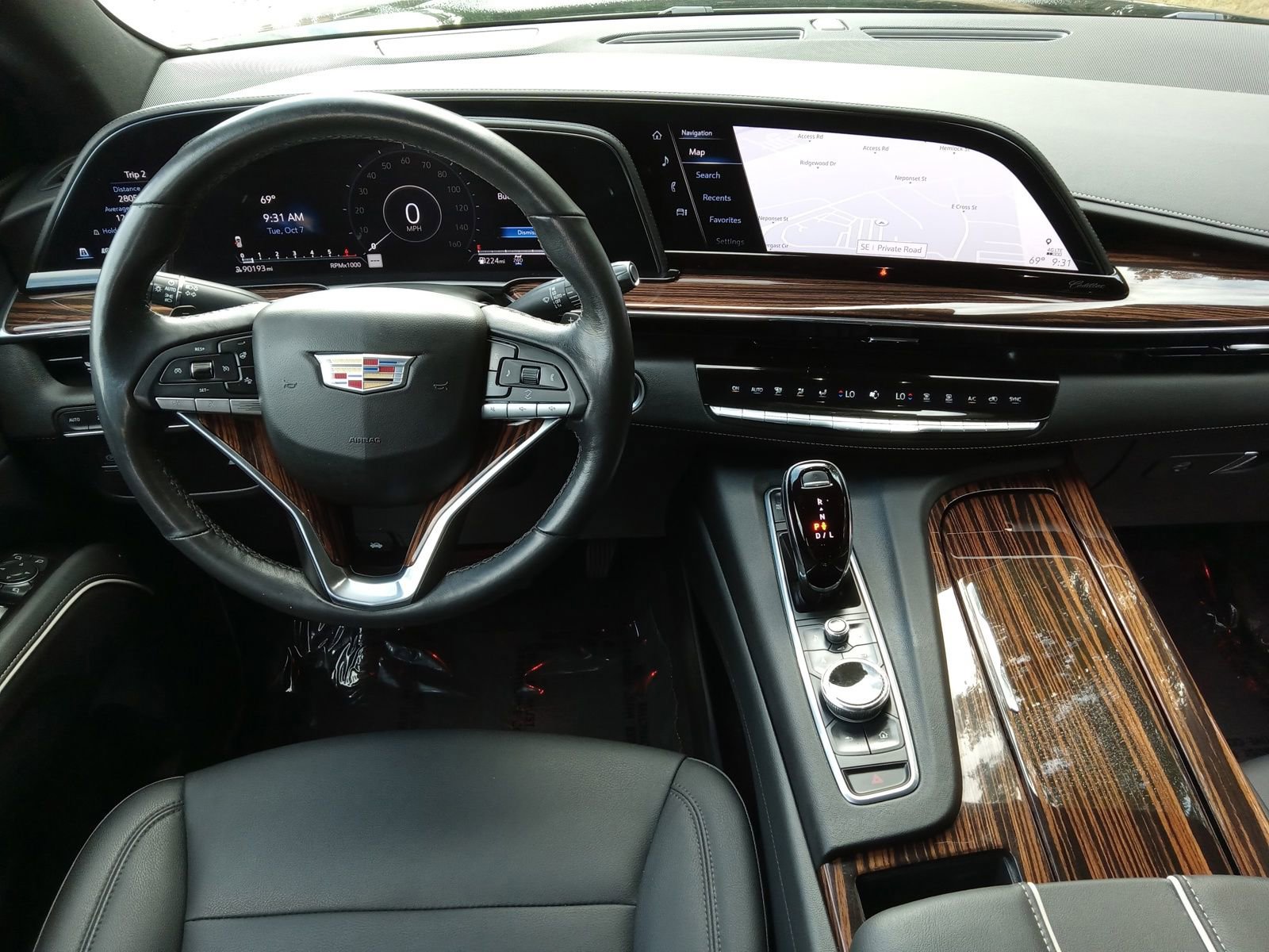 Used 2021 Cadillac Escalade ESV Luxury image 13