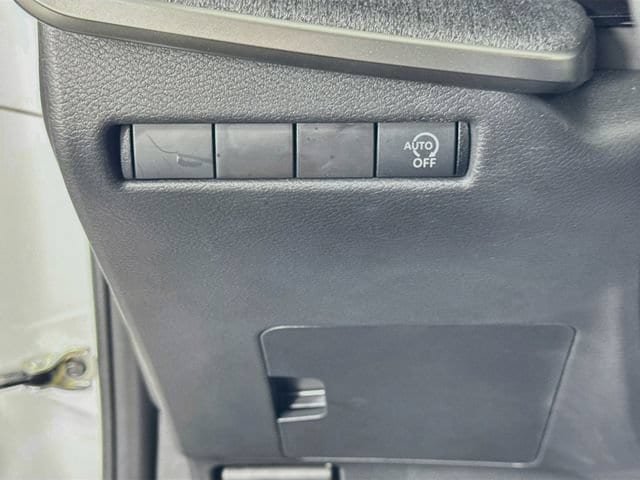 Used 2025 Nissan Kicks SV FWD image 10