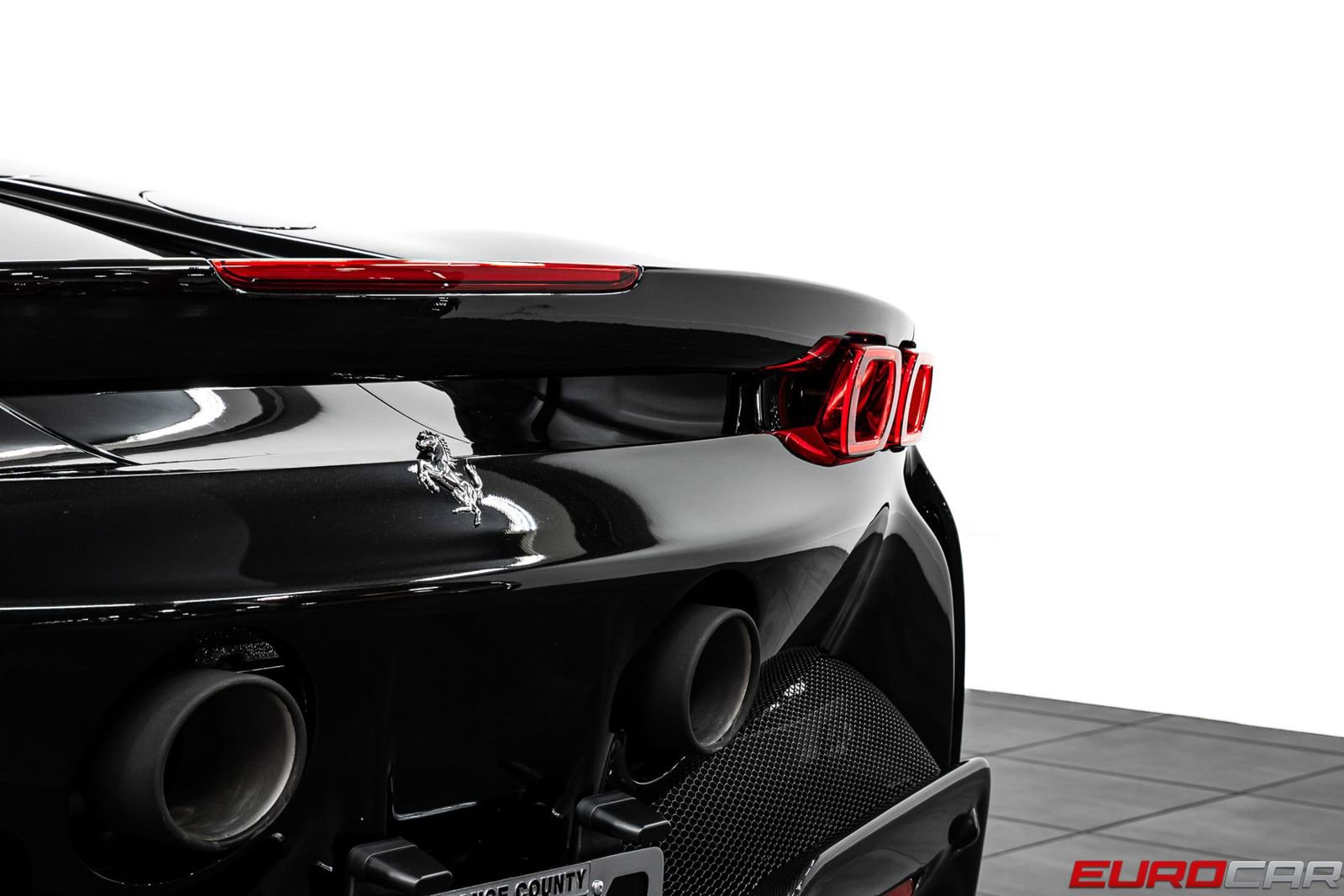 Used 2023 Ferrari SF90 Spider AWD/4WD image 31