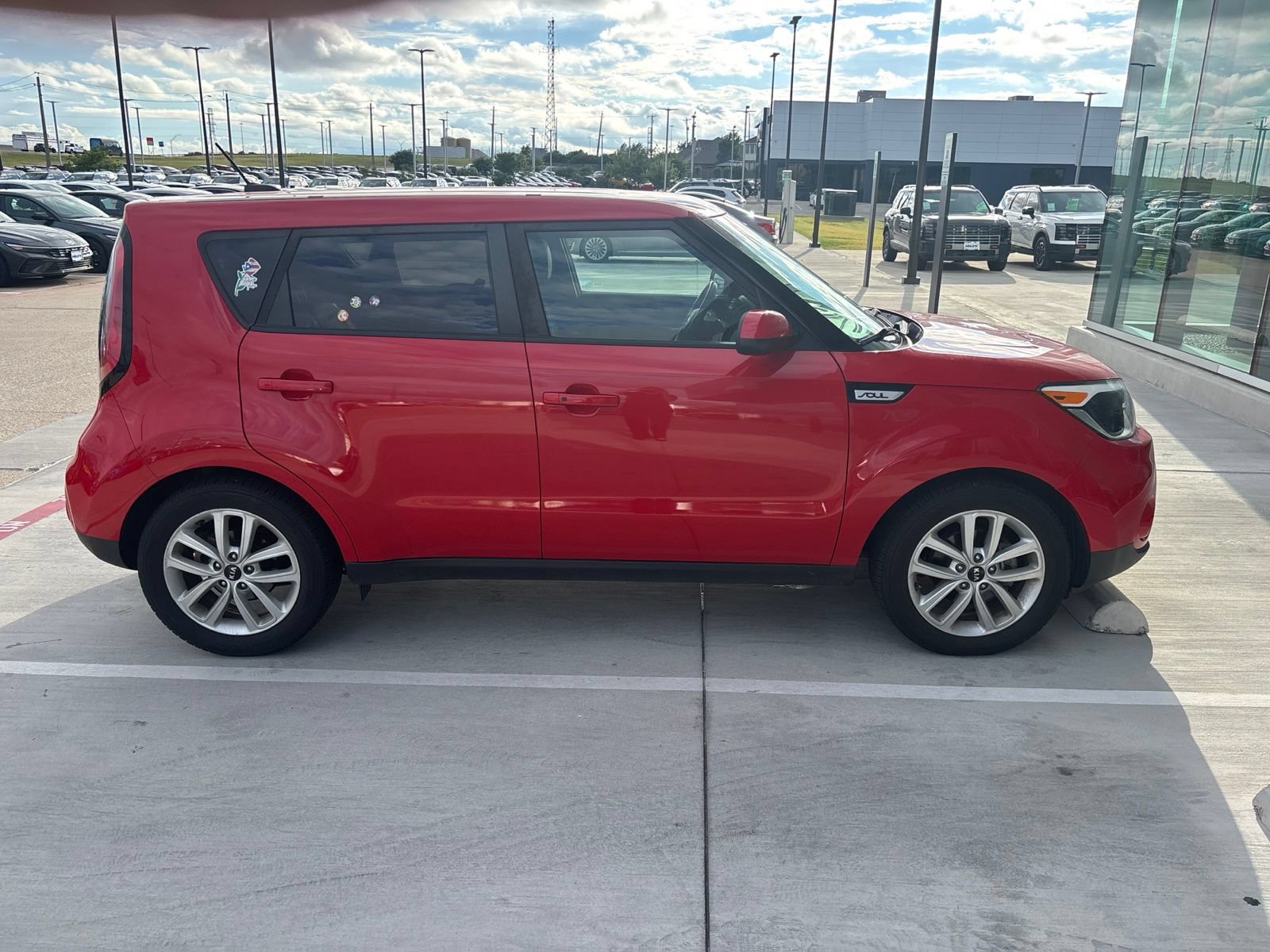 Used 2018 Kia Soul + w/ Audio Package FWD image 4