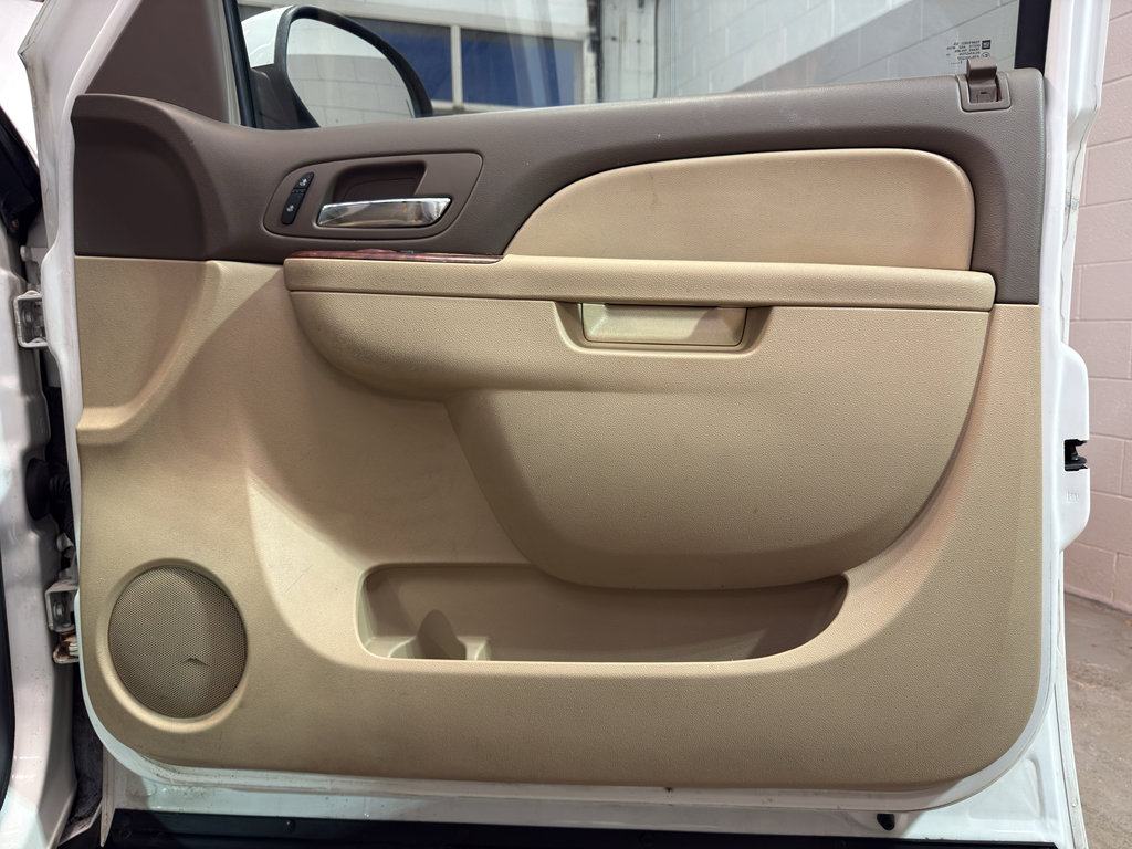 Used 2014 Chevrolet Suburban LT w/ Luxury Package image 21