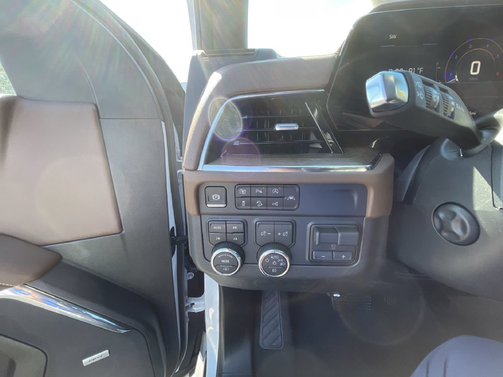Certified 2026 Chevrolet Tahoe High Country AWD/4WD image 18