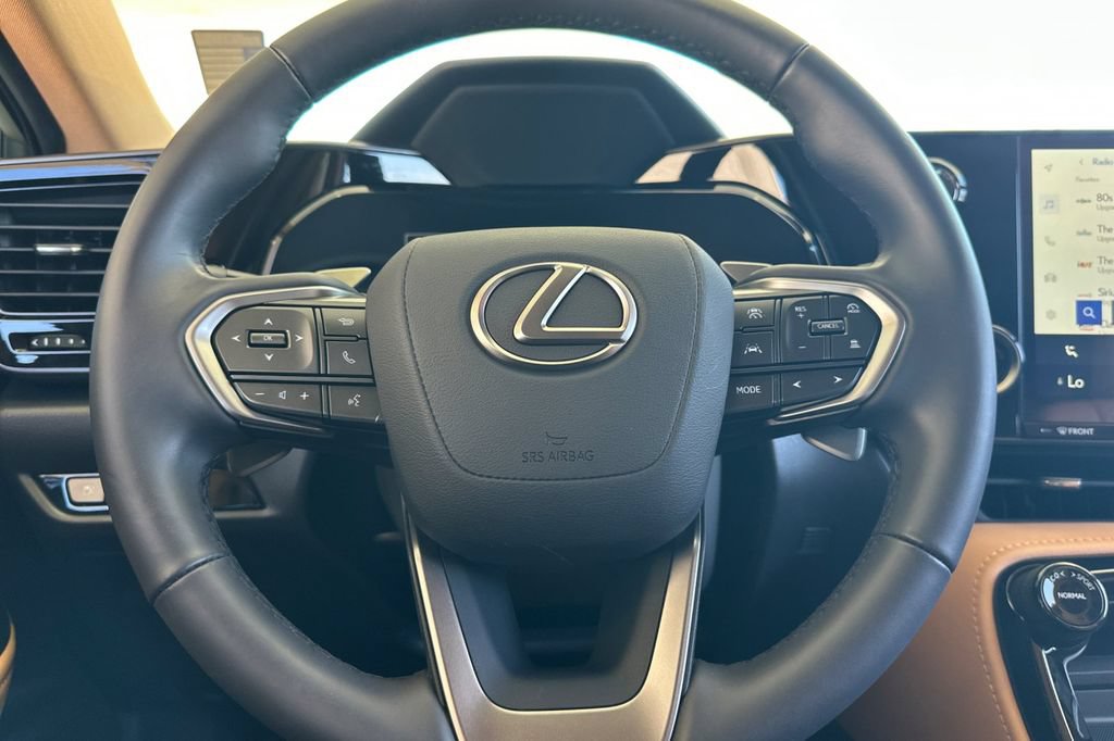 Used 2025 Lexus NX 250 FWD w/ Accessory Package (Z2) image 26