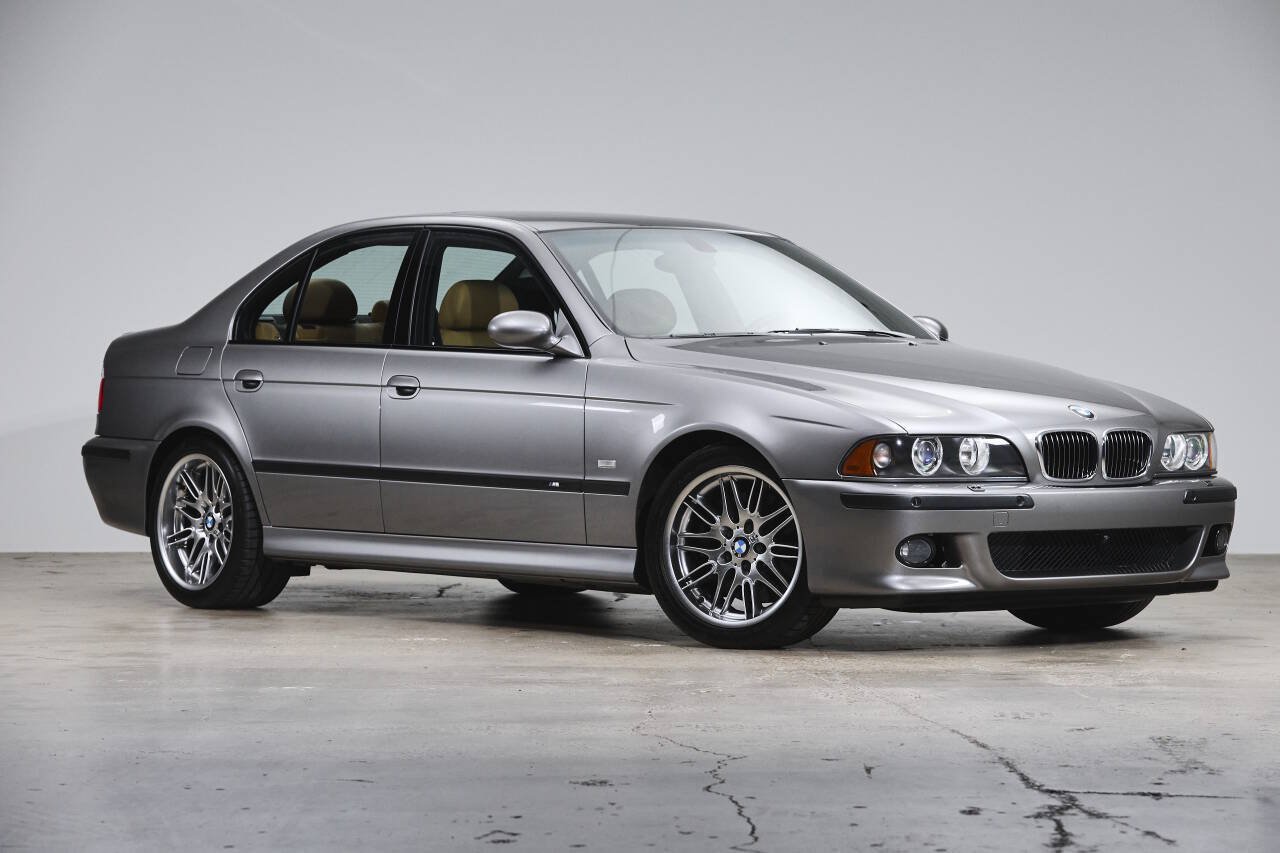 Used 2003 BMW M5 RWD image 3