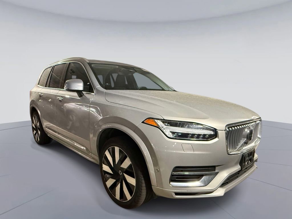 Used 2023 Volvo XC90 T8 Ultimate AWD/4WD image 3
