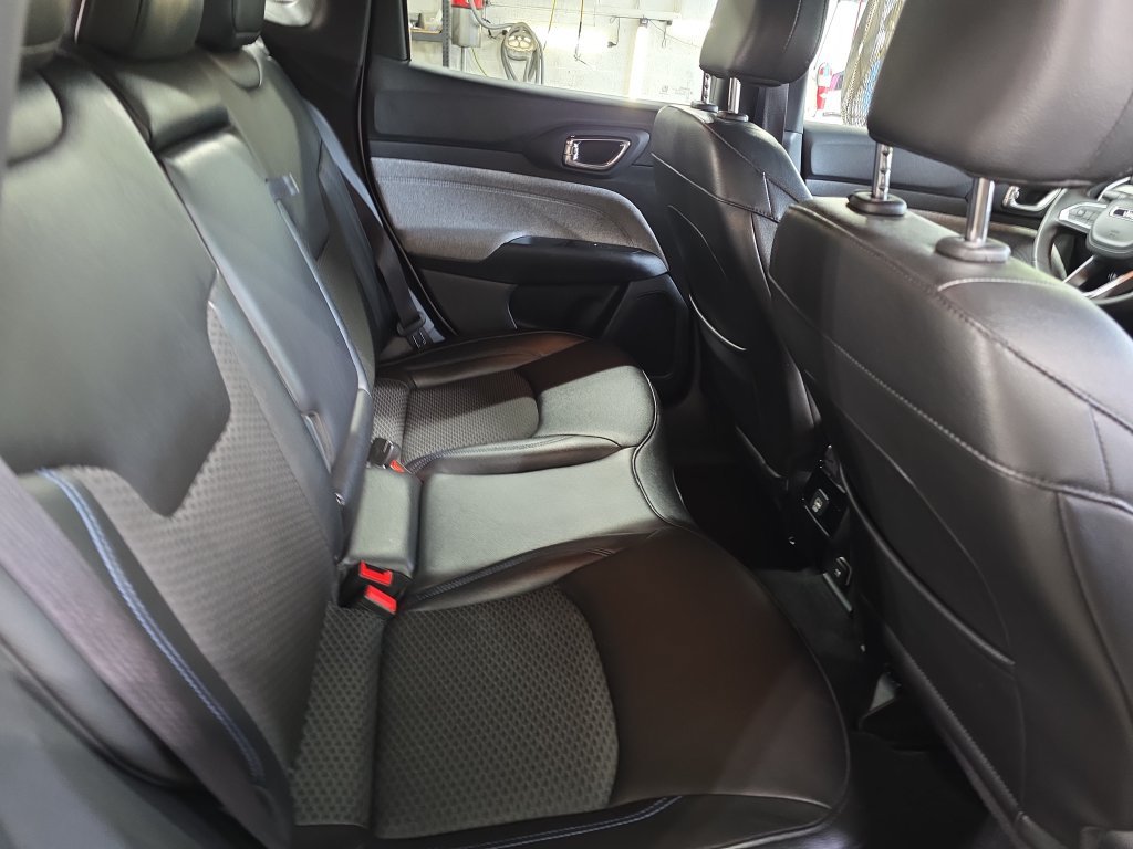 Used 2024 Chevrolet Blazer EV LT AWD/4WD image 11
