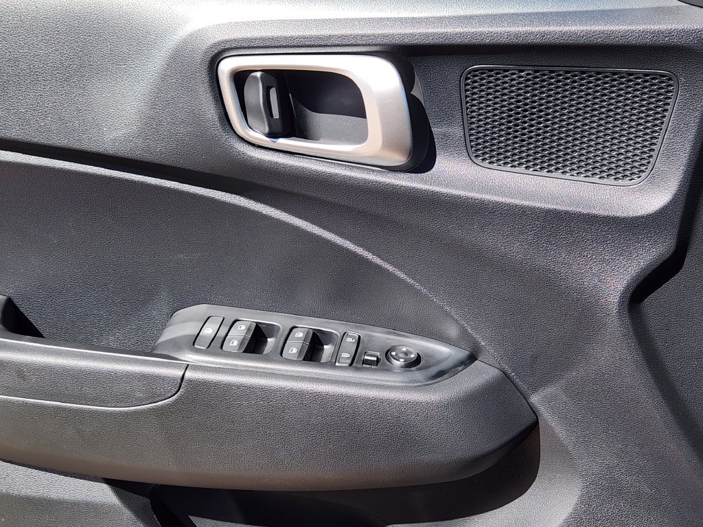 Used 2026 Hyundai Venue SEL FWD image 22
