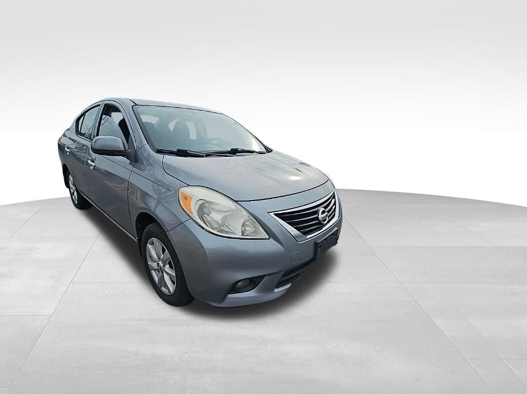 Used 2014 Nissan Versa SV w/ Convenience Package image 8
