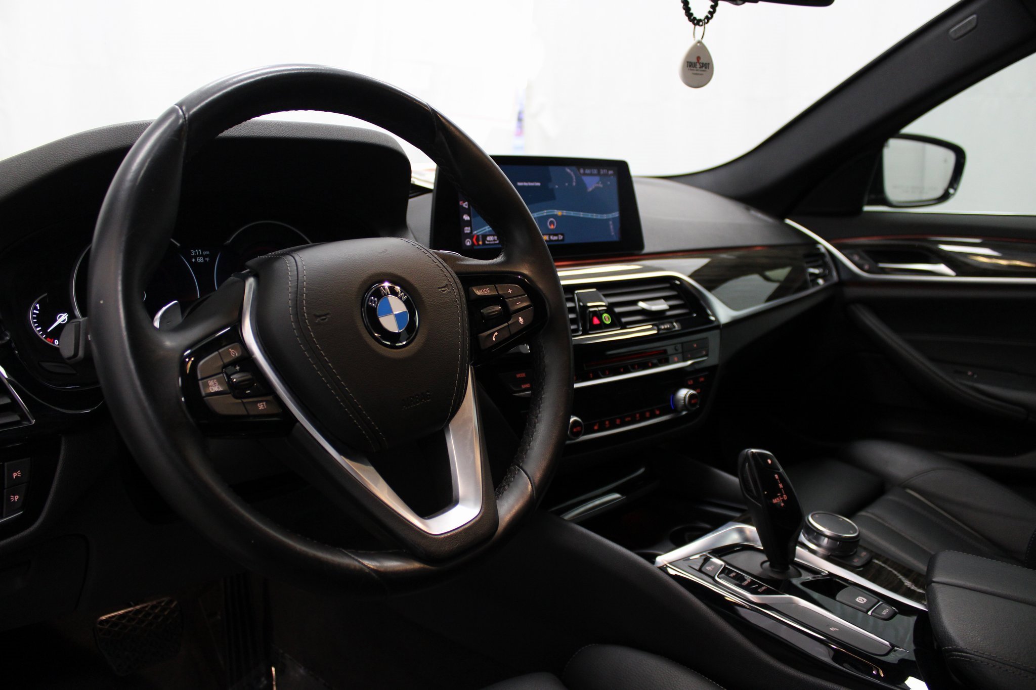 Used 2019 BMW 530i w/ Convenience Package image 17