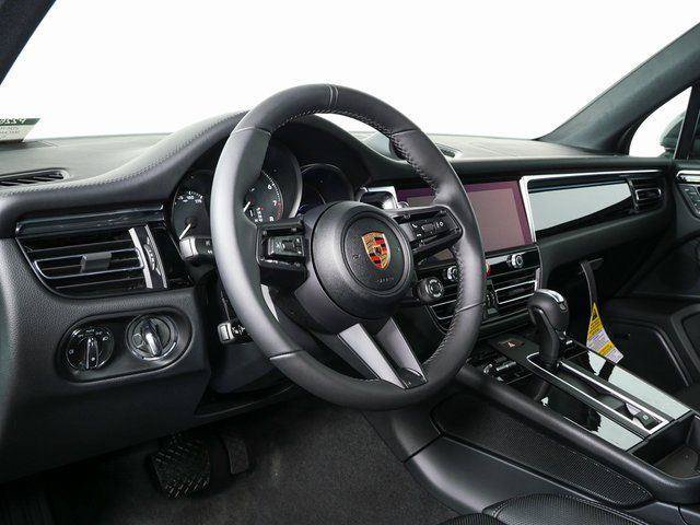 New 2026 Porsche Macan AWD/4WD image 4