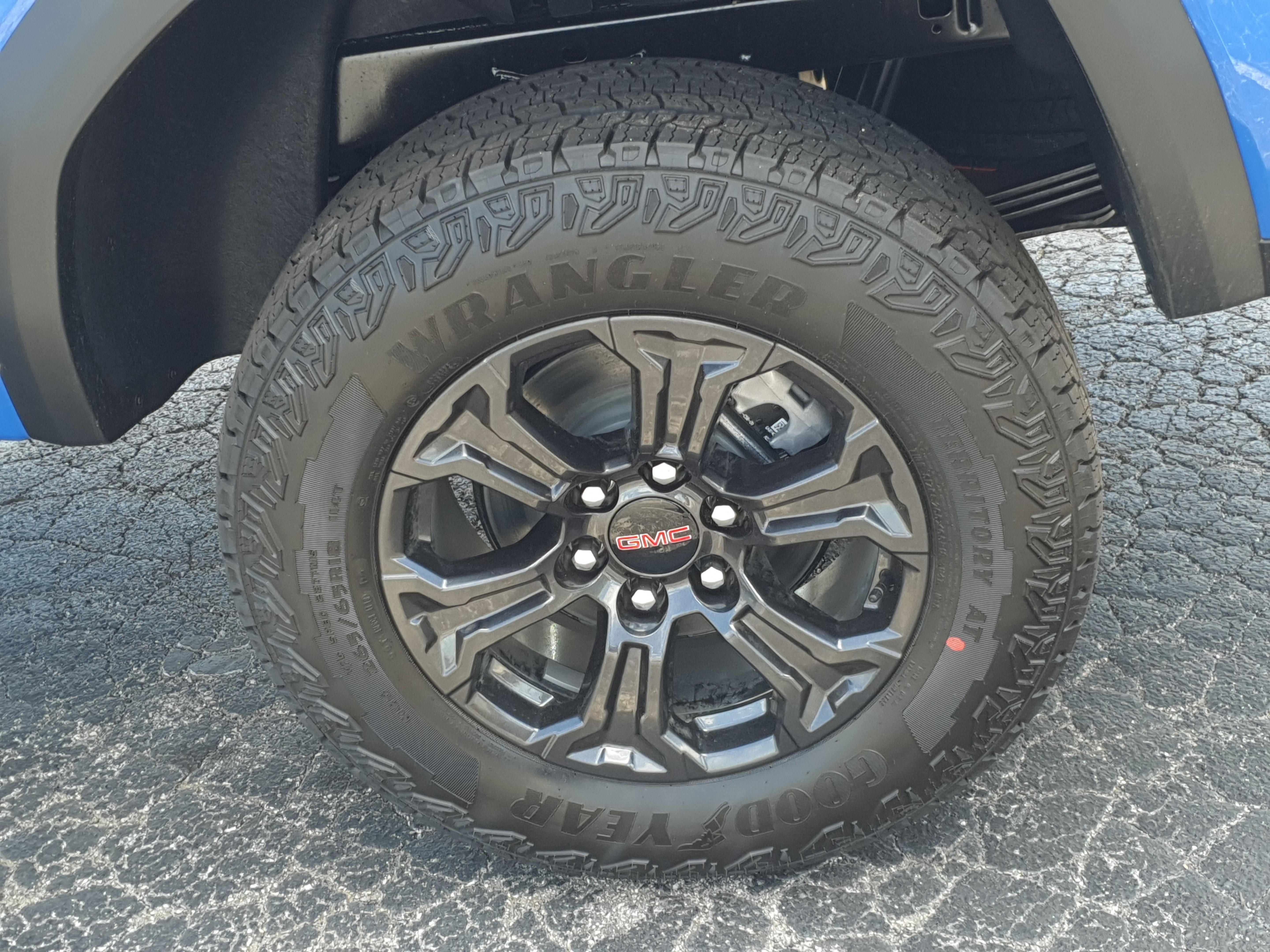 New 2025 GMC Canyon Elevation image 7