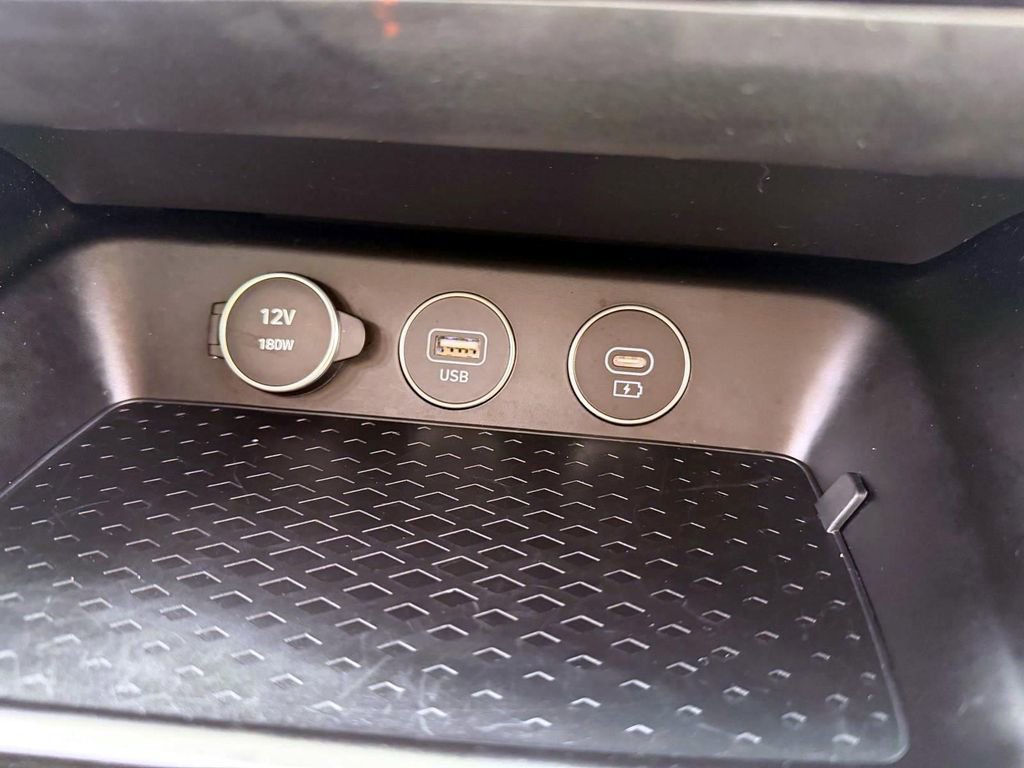 Certified 2025 Genesis G70 2.5T image 21