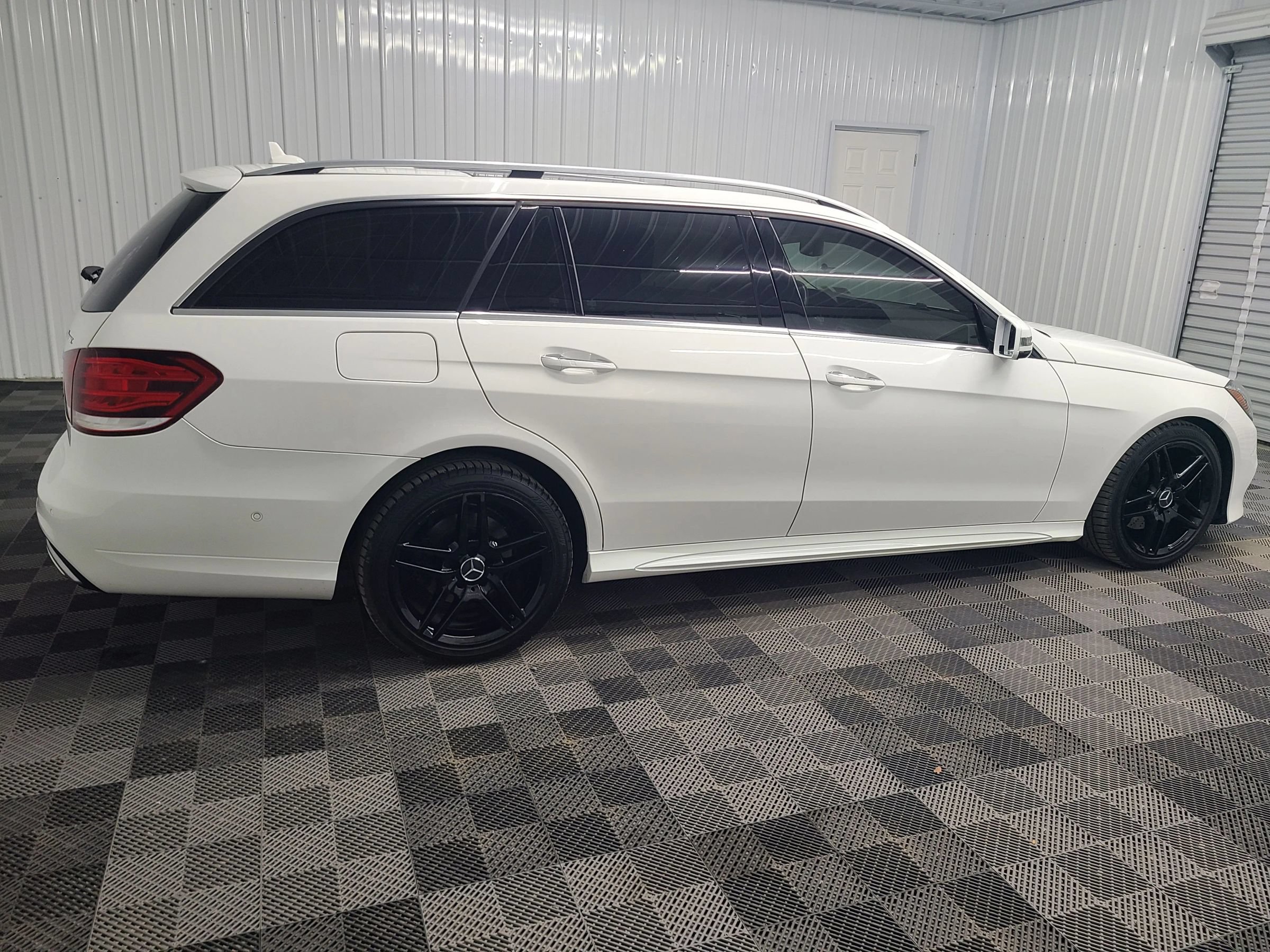 Used 2016 Mercedes-Benz E 350 4MATIC Wagon image 12