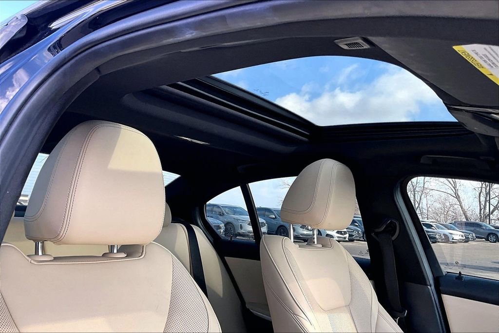 Used 2023 BMW 330e image 22