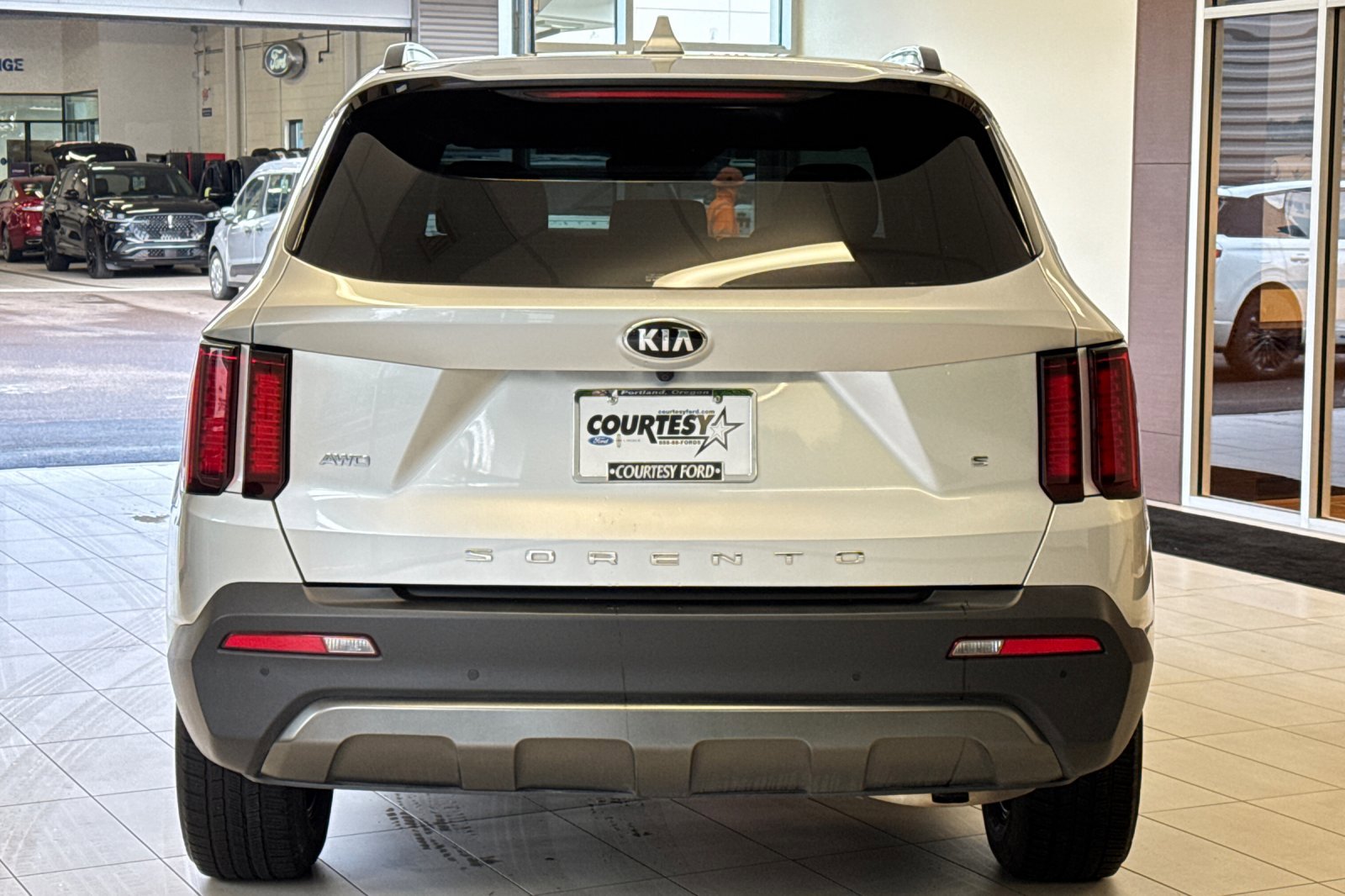 Used 2021 Kia Sorento S w/ Panoramic Sunroof Package image 5
