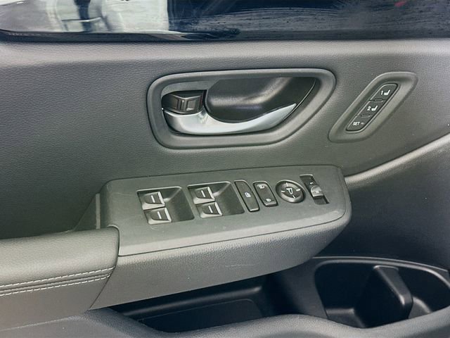 Used 2025 Honda Pilot Touring image 23