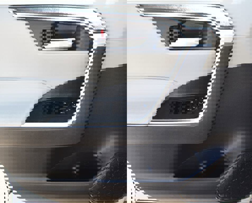 Used 2019 Toyota RAV4 XLE image 29