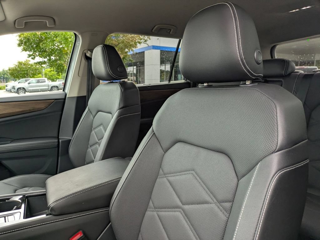 Used 2026 Volkswagen Atlas SE FWD image 14