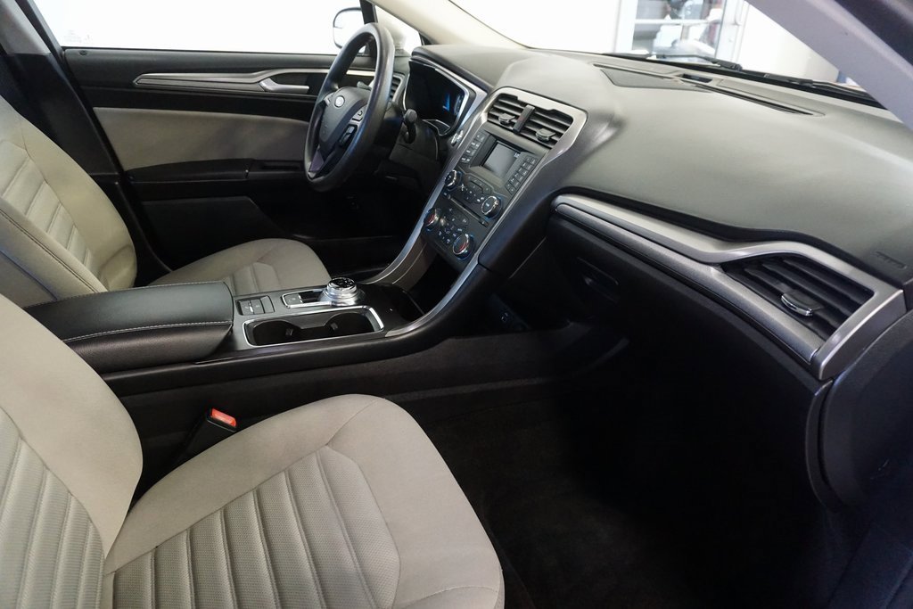 Used 2018 Ford Fusion S image 22