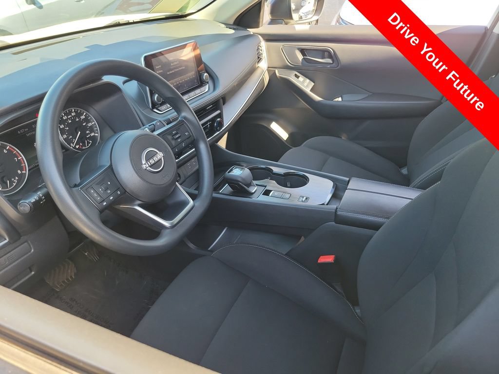 Used 2024 Nissan Rogue S FWD image 3