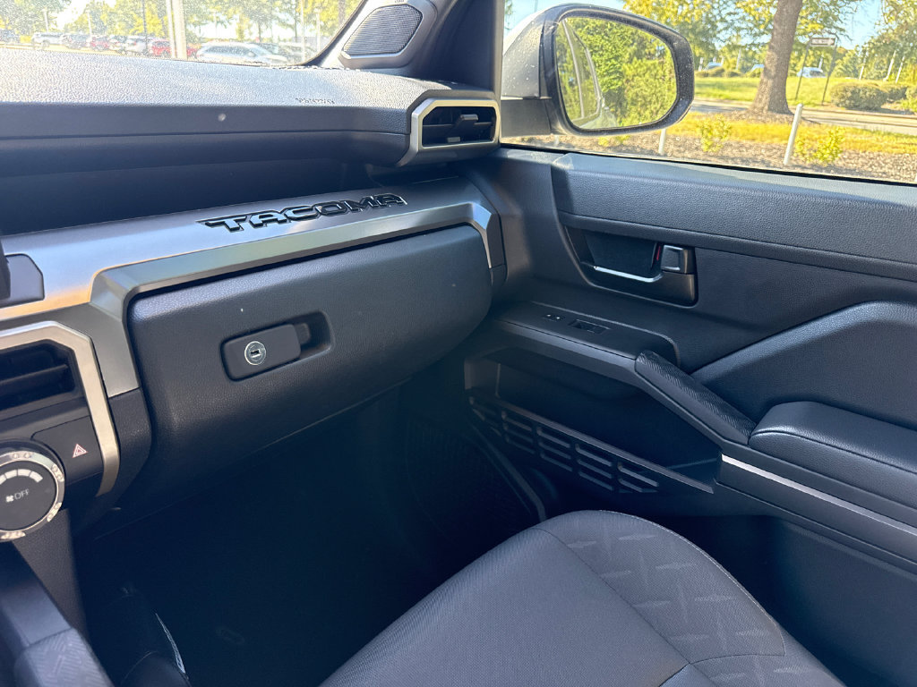 Used 2024 Toyota Tacoma SR5 w/ SR5 Upgrade Package RWD image 17
