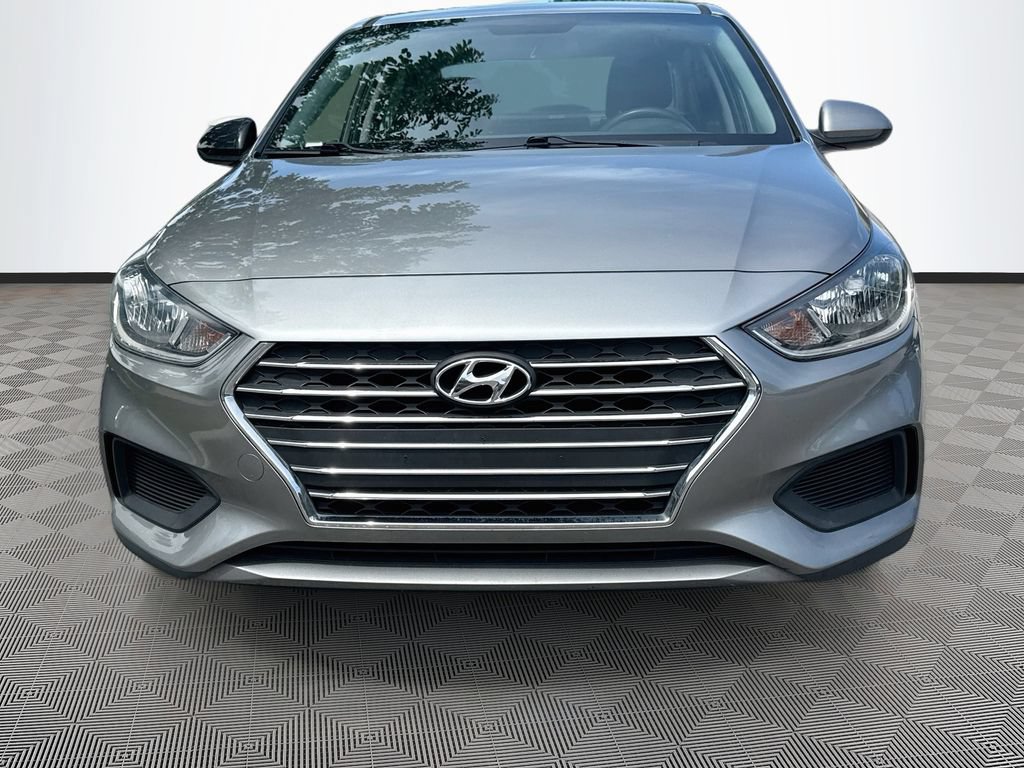 Used 2021 Hyundai Accent SE FWD image 2