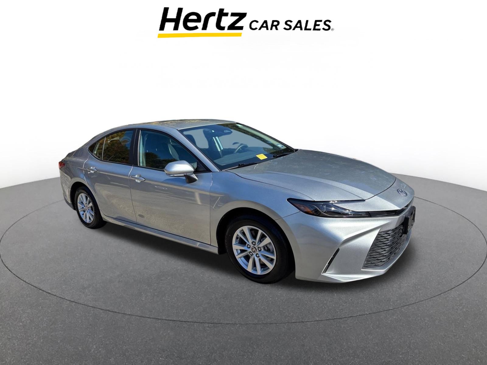 Used 2025 Toyota Camry LE image 1