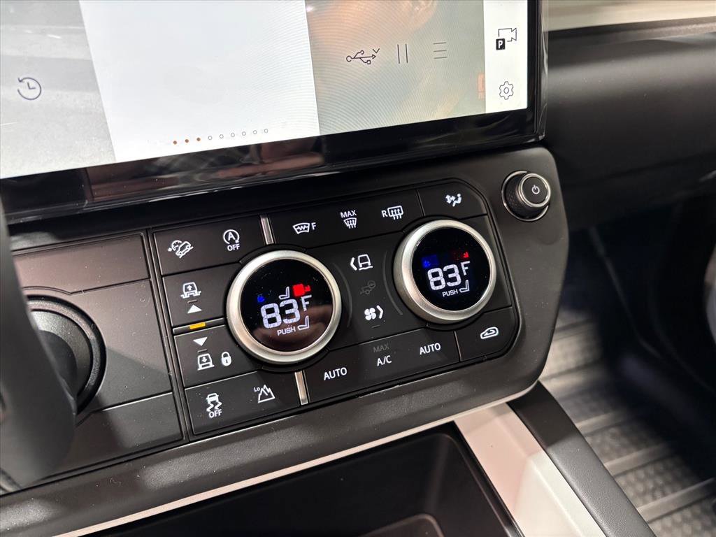 New 2026 Land Rover Defender 130 X-Dynamic SE image 14