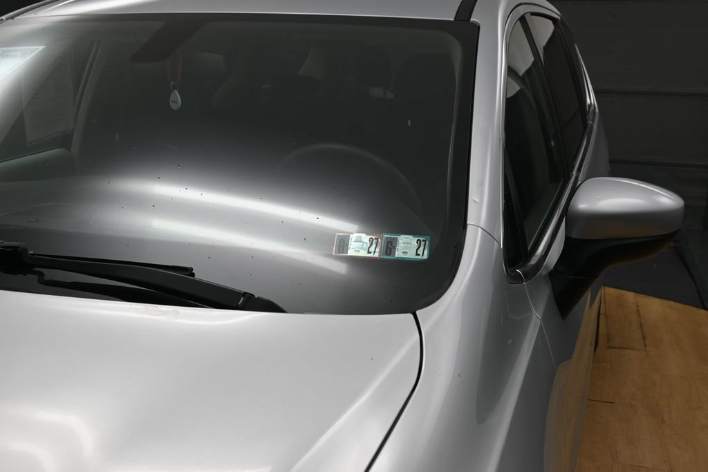 Used 2022 Chrysler Voyager LX FWD image 7