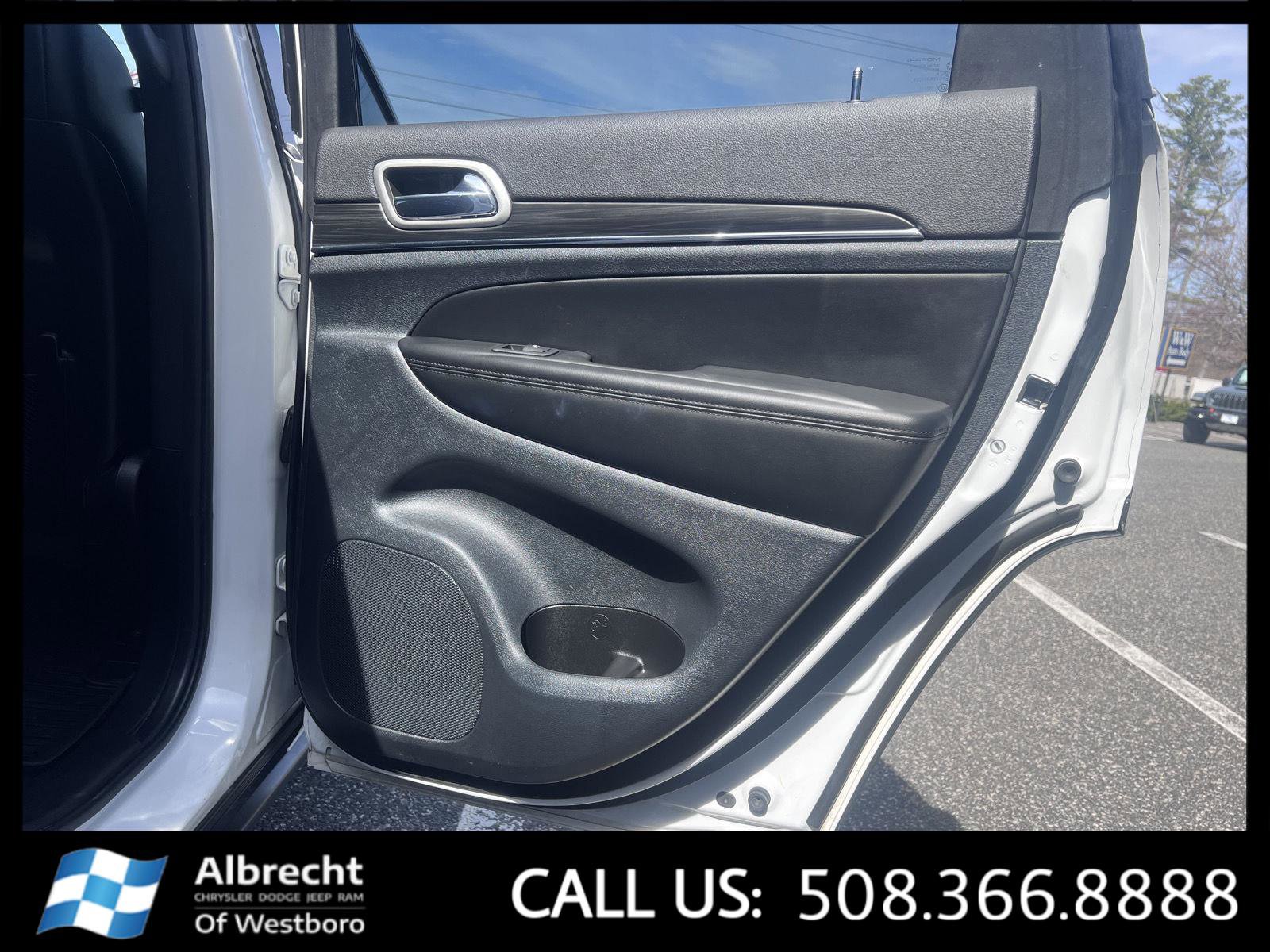 Used 2022 Jeep Grand Cherokee Limited w/ Trailer Tow Group IV image 18