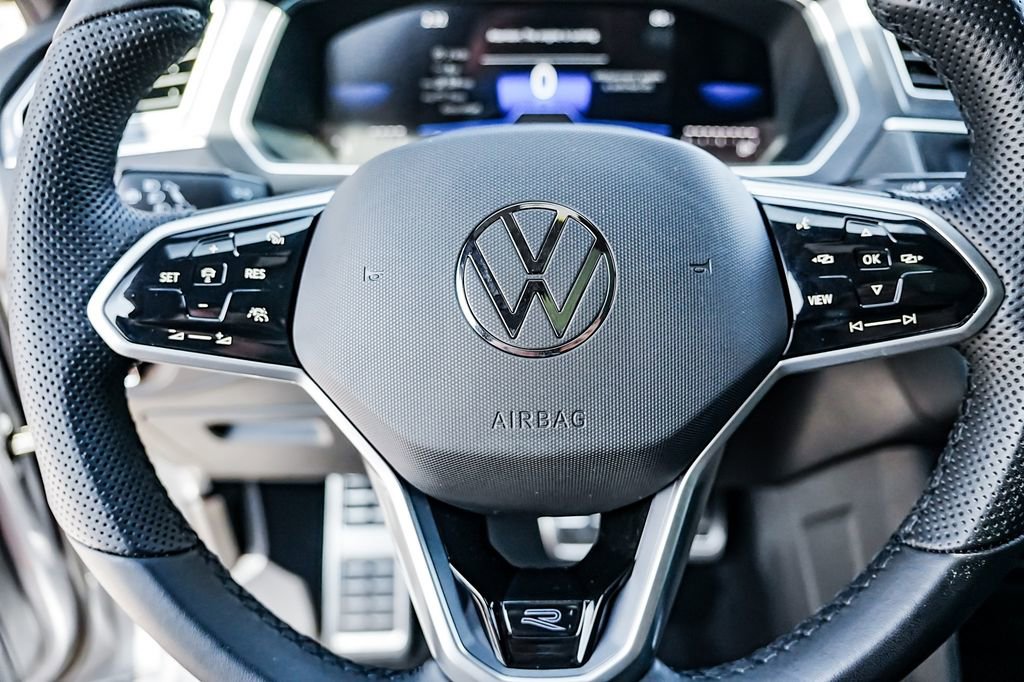 Used 2024 Volkswagen Tiguan SE R-Line image 15