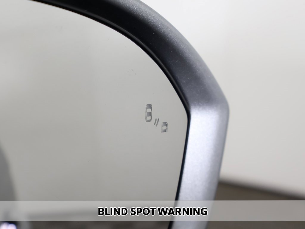 Used 2023 Lincoln Nautilus Reserve image 5