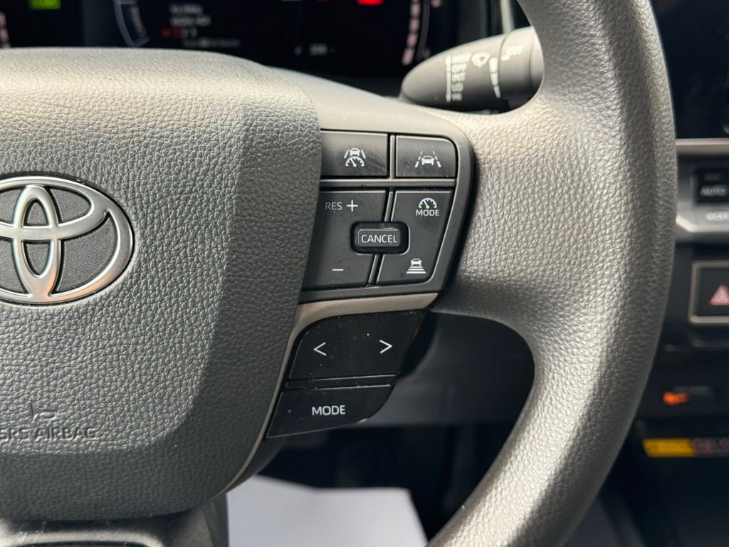 Used 2025 Toyota Camry LE FWD image 31