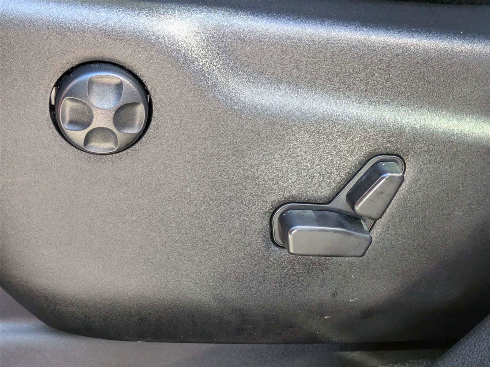 Certified 2025 Dodge Durango GT image 23