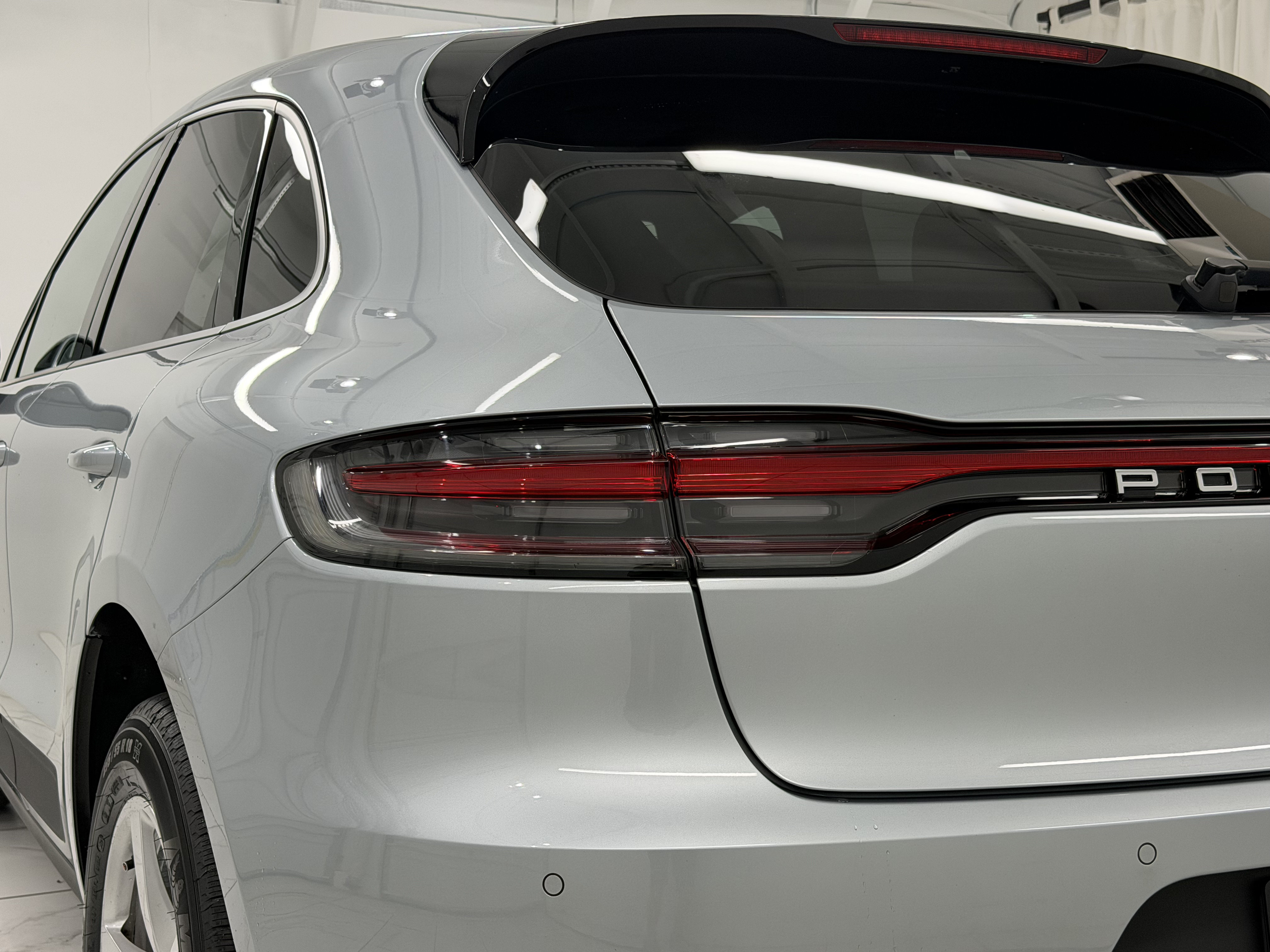 Certified 2021 Porsche Macan AWD/4WD image 19