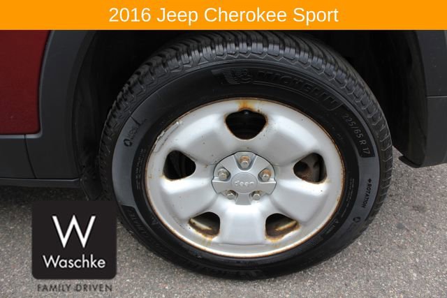 Used 2016 Jeep Cherokee Sport w/ Cold Weather Group image 12