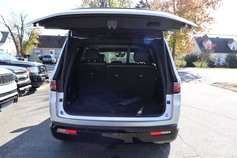 Used 2024 Jeep Wagoneer Series III image 32