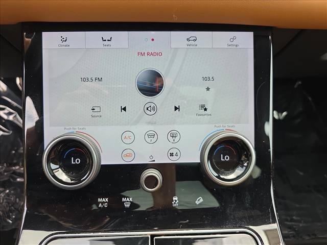 Used 2018 Land Rover Range Rover Velar R-Dynamic SE AWD/4WD image 22